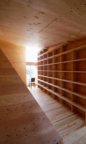 福岡・Ｘ：図書室