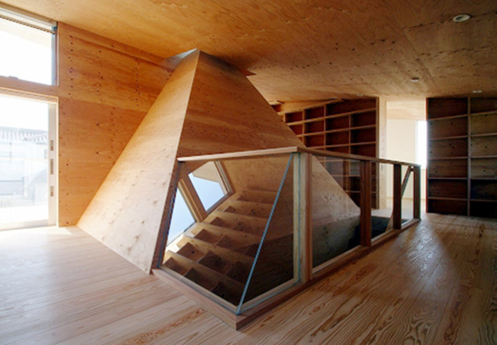 福岡・Ｘ：図書室