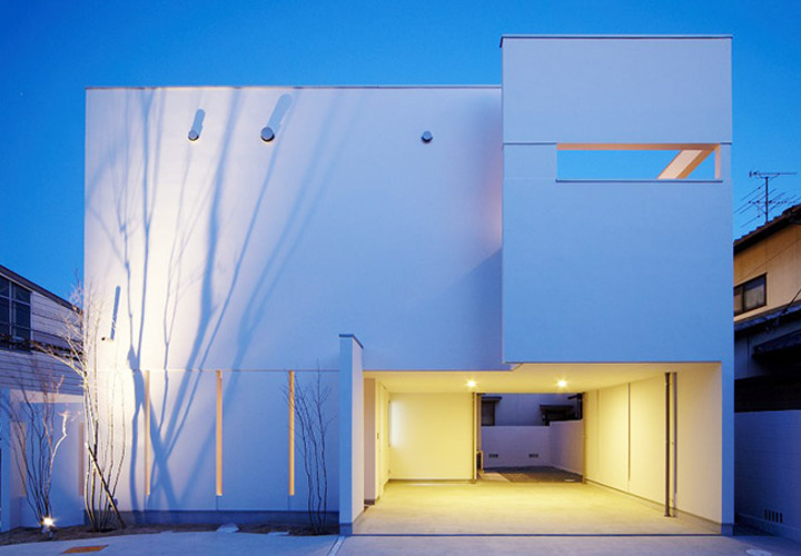 ＷＨＩＴＥ　BOX　　ビルトインガレージ