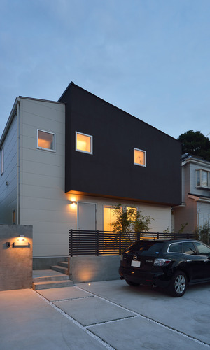 シンプルでクールなこだわりのあるファサード