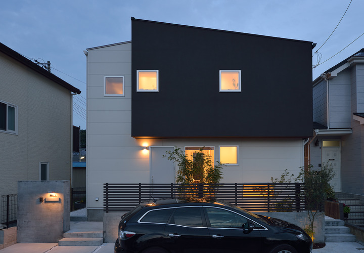 計算しつくされた芸術的な配置の小窓