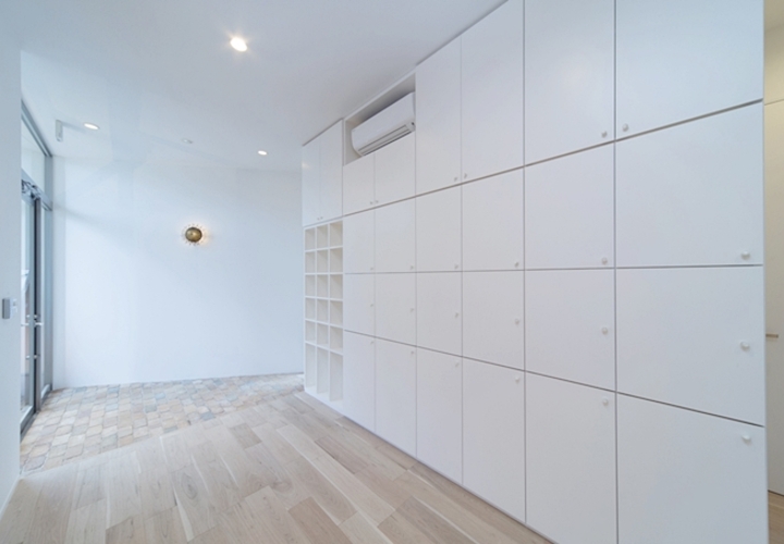 シェアハウスの玄関収納