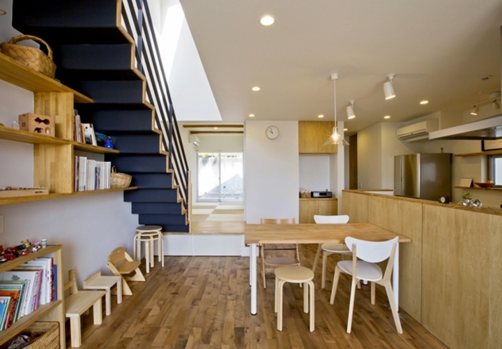 リビングから見る小上がり和室