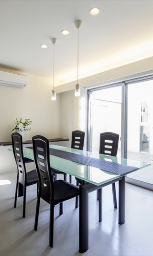 採光で明るいダイニング