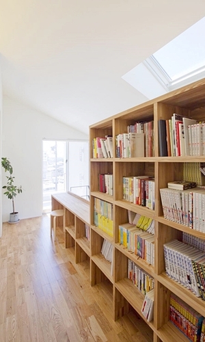 たっぷり入る書斎の本棚