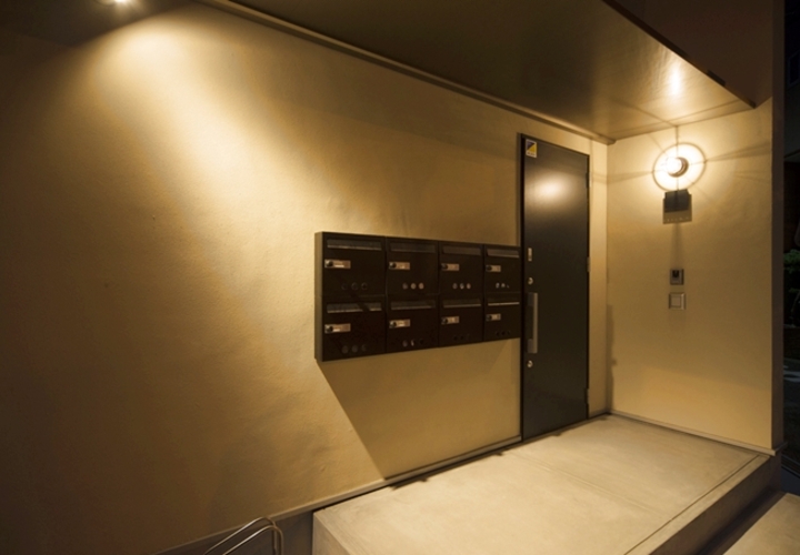 スタイリッシュなシェアハウス外観