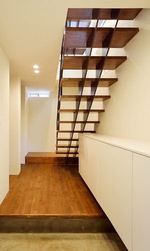 狭さを感じさせない玄関