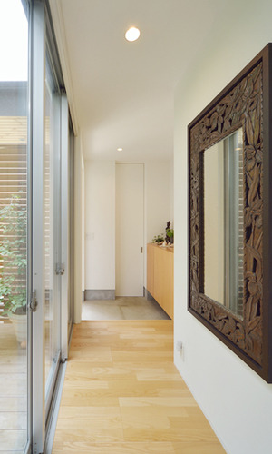 バリのリゾートテイストの玄関