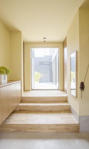 ナチュラルな雰囲気の明るい玄関
