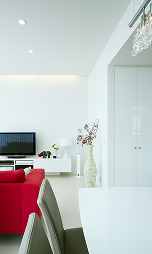 洗練された家具にこだわった室内