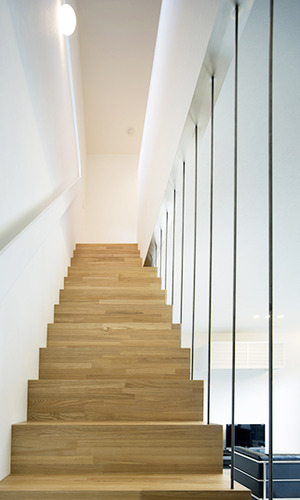 木目が映える階段