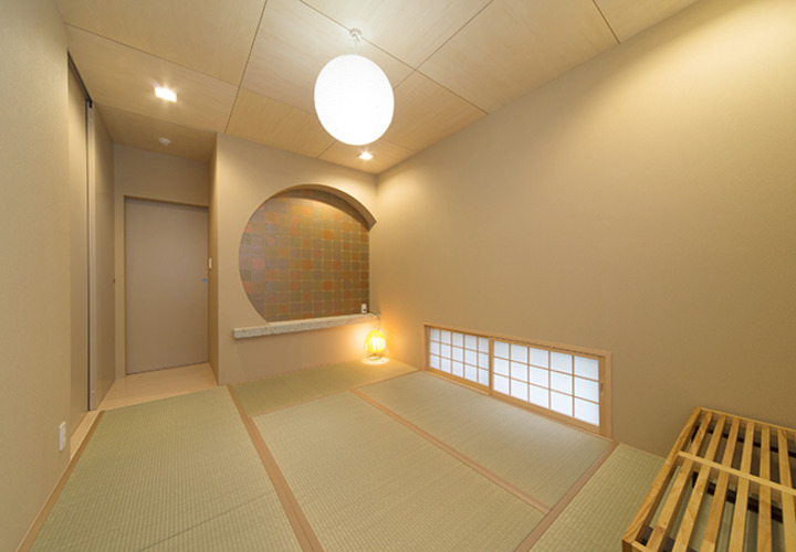 和室にもアールのデザインを用いてモダンな印象に