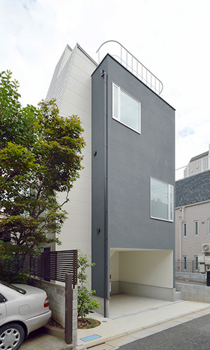 グレー×ホワイトの落ち着き感ある外観