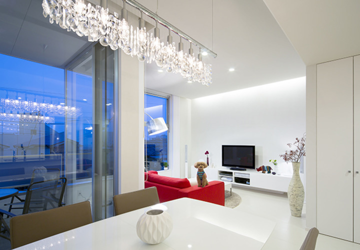 白を基調としたラグジュアリーな空間