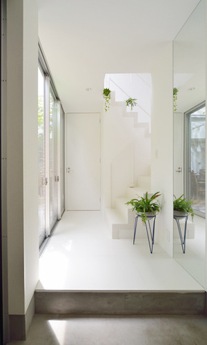 リゾート風の明るい玄関