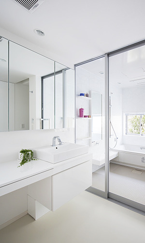 ひとつながりの空間を意識した浴室