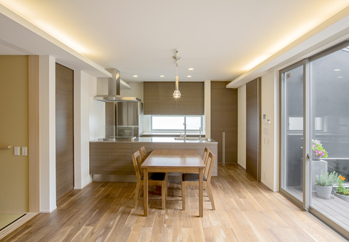 無垢材をふんだんに使用した優しいLDK