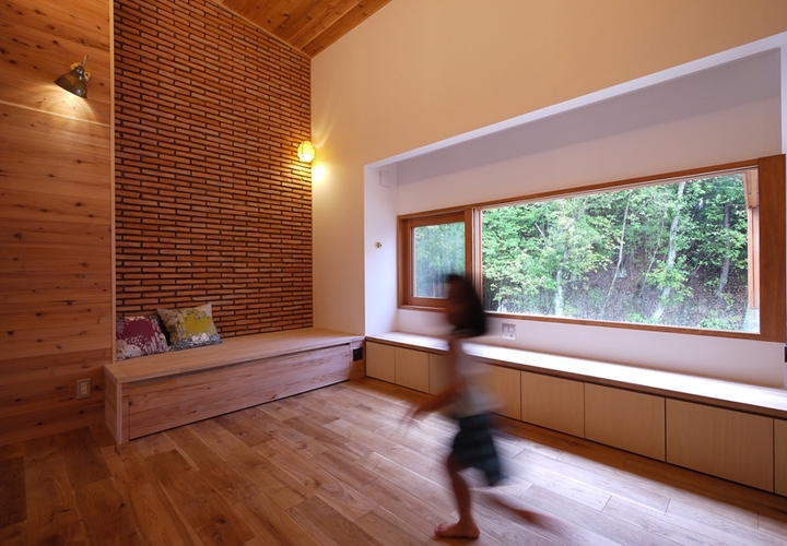 ベンチのあるリビング