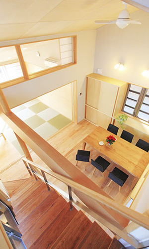 ダイニング吹き抜け