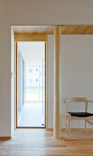 杉磨き丸太の構造柱