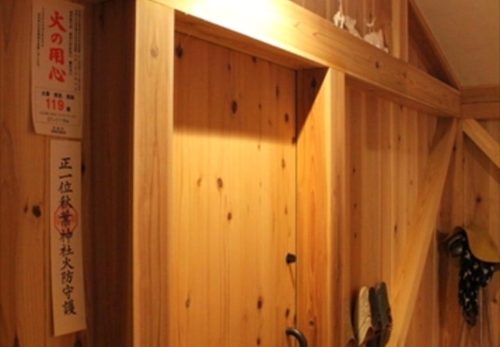 室内にも続く木の温かみ