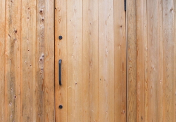 統一感のある木の扉