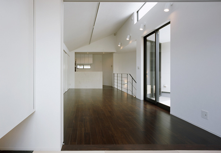 白で統一した広々としたLDK