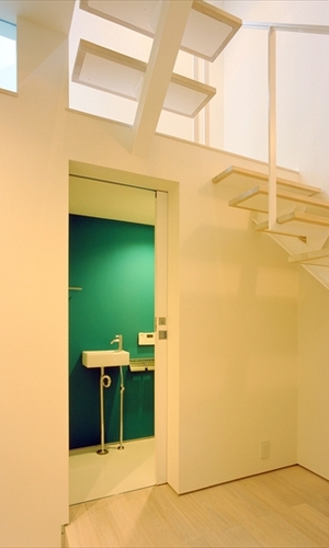 グリーンが覗く空間