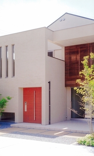 ラグジュアリーな雰囲気を醸し出す外観