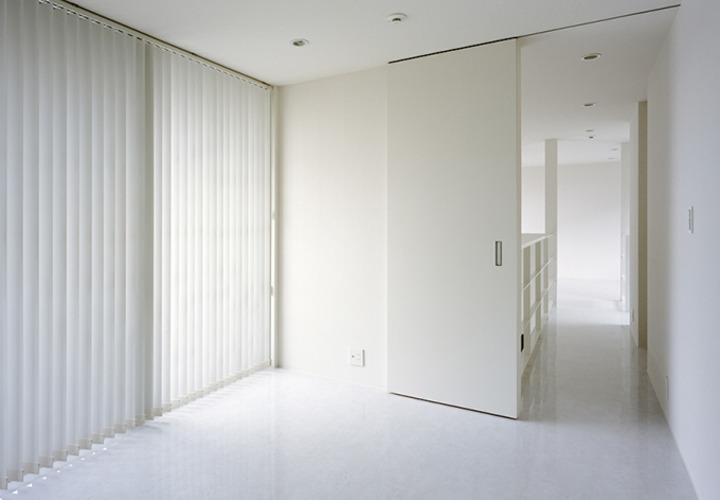 バーチカルブラインドの優しい光