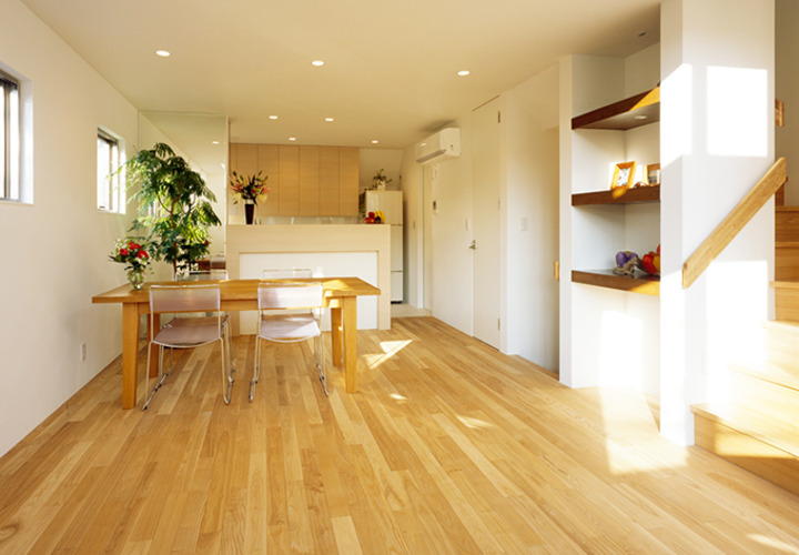 無垢材フローリングの落ち着くLDK