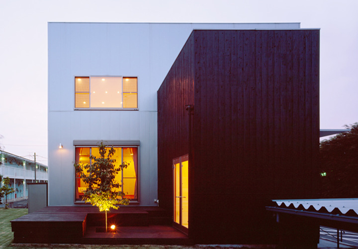 中庭から見る夕景外観