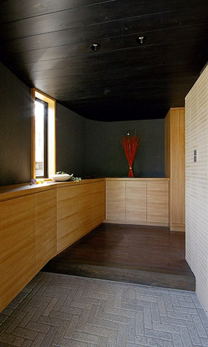 スタイリッシュな造り付の下足箱