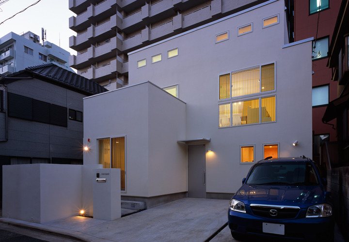 小手先のデザインではない空間の力強さや豊かさが感じられる外観