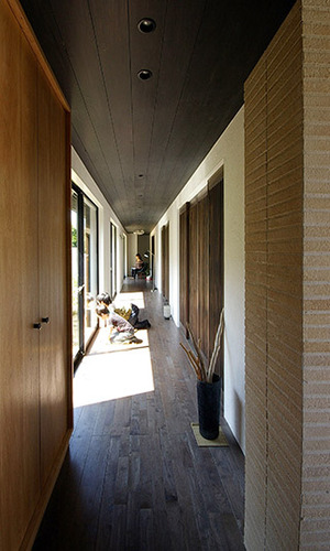 今日は、縁側で何する？