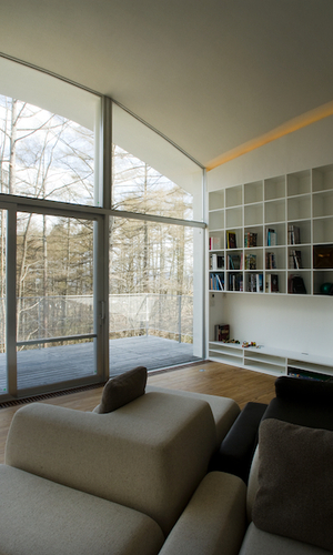 リビングから臨む秋の風景