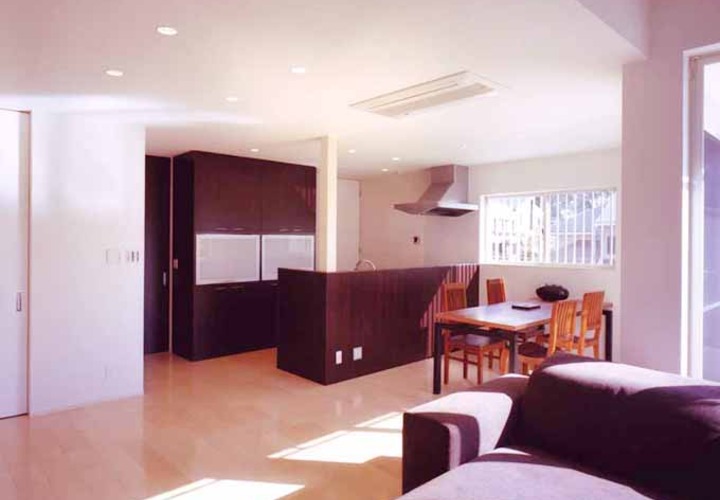 開放感があるL字型のリビング