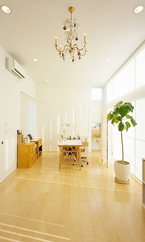 天井が高い広々リビング