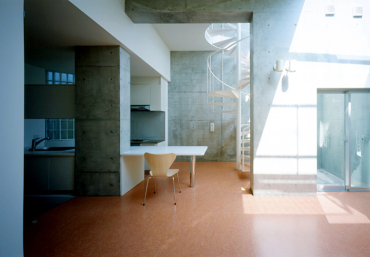 トップライトで地下でも明るいLDK