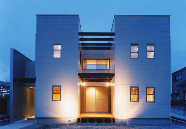 フォルムが映える外観夕景