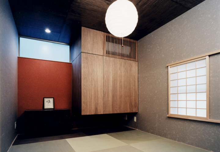 渋めのカラーでまとめたモダンな和室