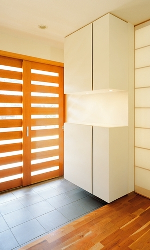 落ち着いた雰囲気の和モダンな玄関