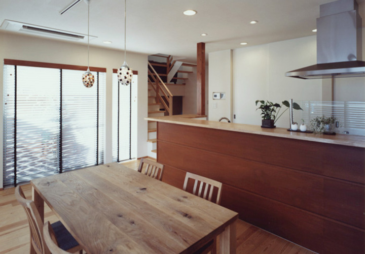 木の温もりがあるカフェ風ダイニング