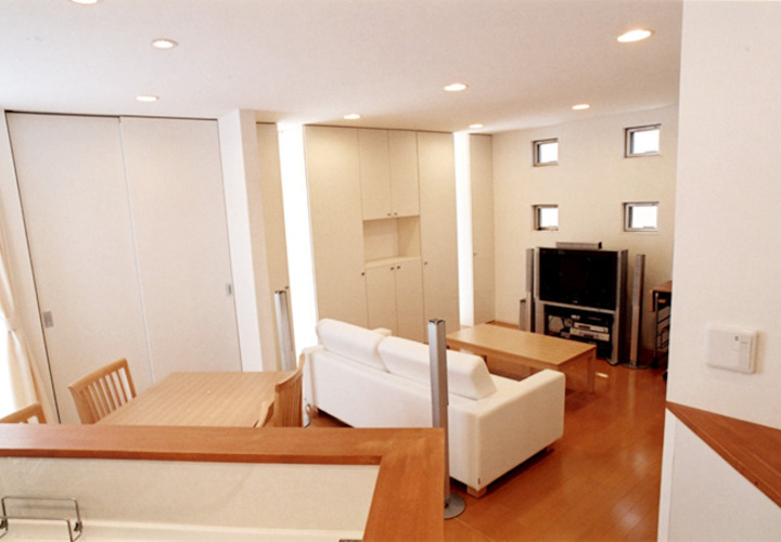 木目×ホワイト、あたたかみのあるLDK