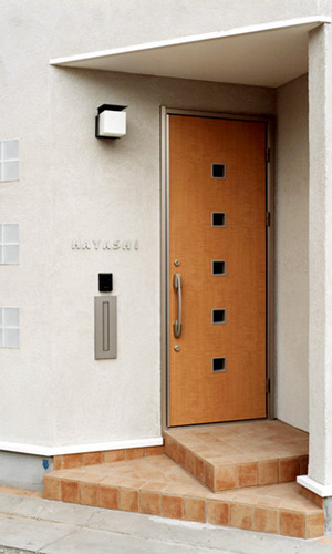 南欧風のシンプルで可愛い玄関