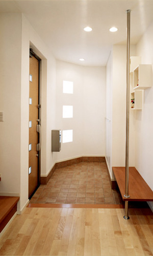 家の顔である玄関にもセンスが光る