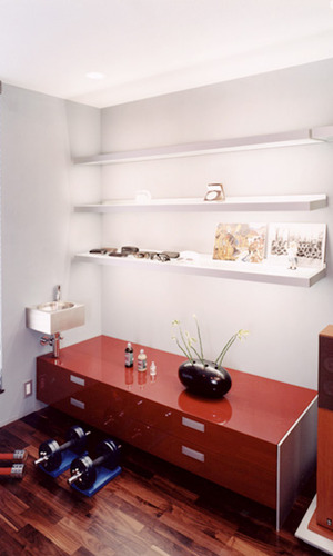 ディスプレイを楽しめる収納棚