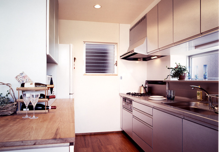 機能的で使いやすい広々キッチン