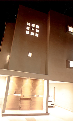 プライバシーに配慮した前面道路からの眺め