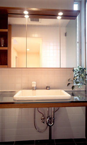 シンプルモダンな洗面室